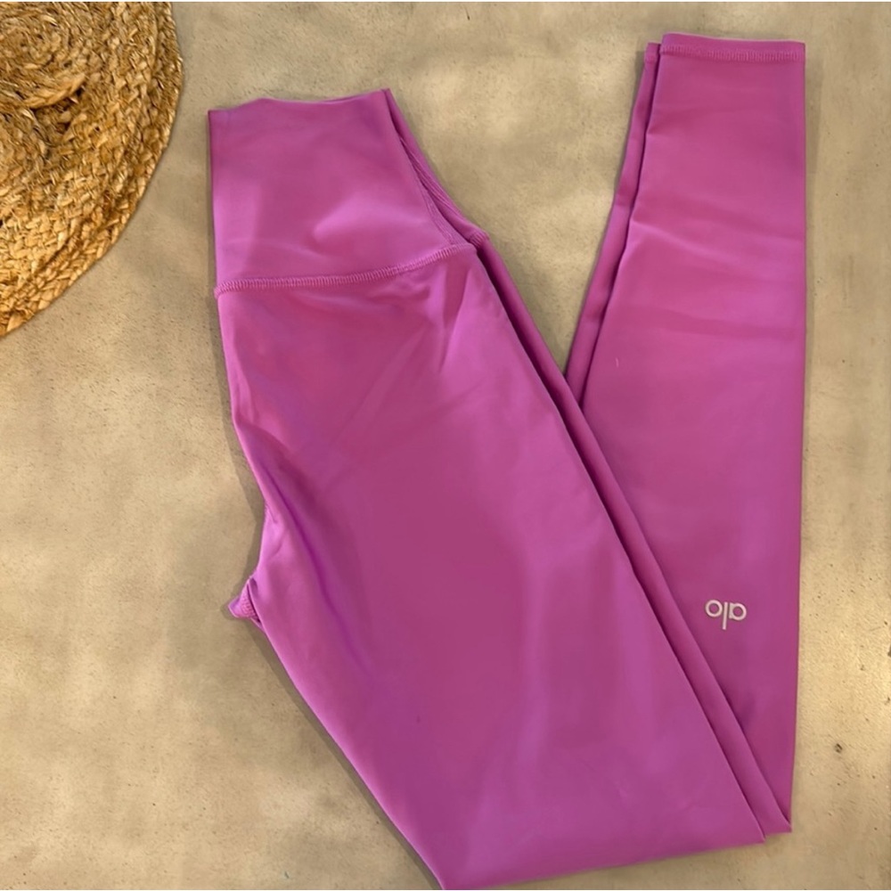Alo yoga 7/8 high waist airlift leggings  xs electric violet